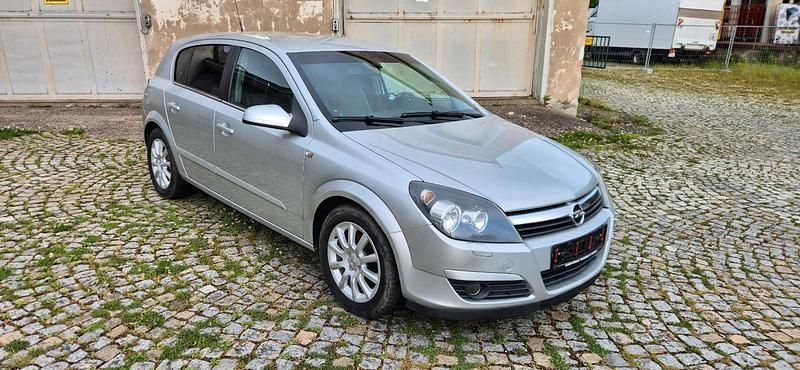 Silber Gebraucht 2006 Opel Astra Kleinwagen | 1.500 € (Guter Preis) - Bild 1/4