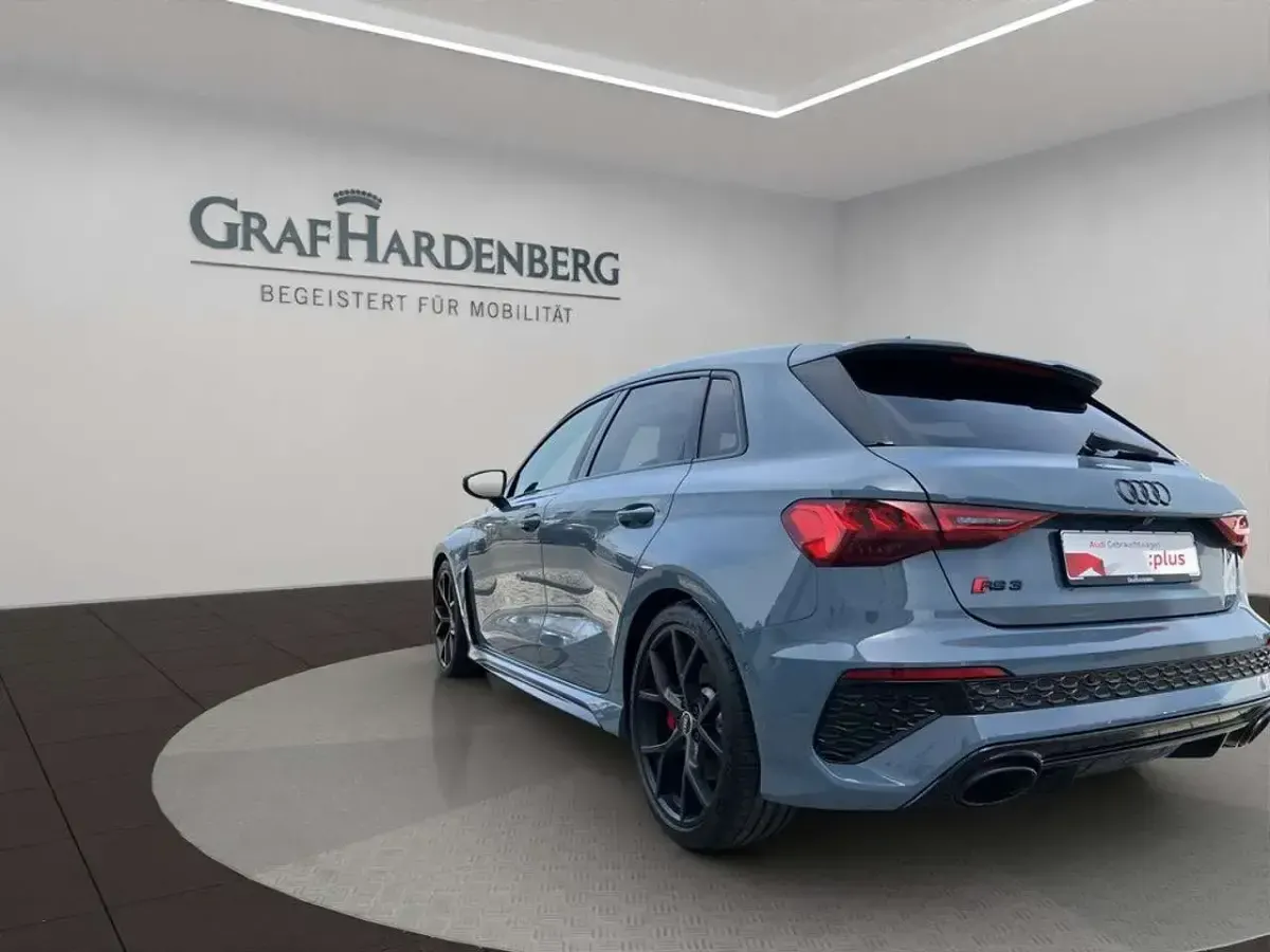 Gebraucht Audi RS3 Sport 400 PS (294 kW) 2022 Grau Limousine