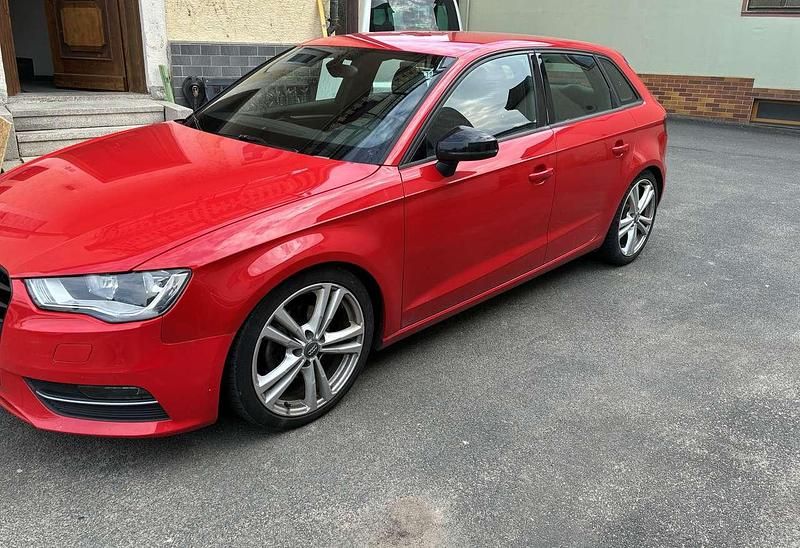 Gebraucht Audi A3 Ambition 150 PS (110 kW) 2014 Rot Kleinwagen