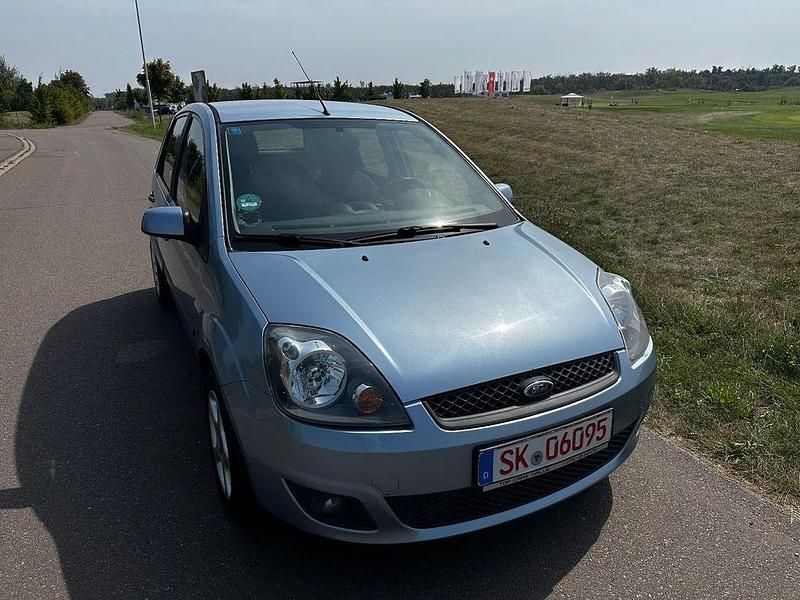 Blau Gebraucht 2006 Ford Fiesta Kleinwagen | 1.999 € (Fairer Preis) - Bild 1/4