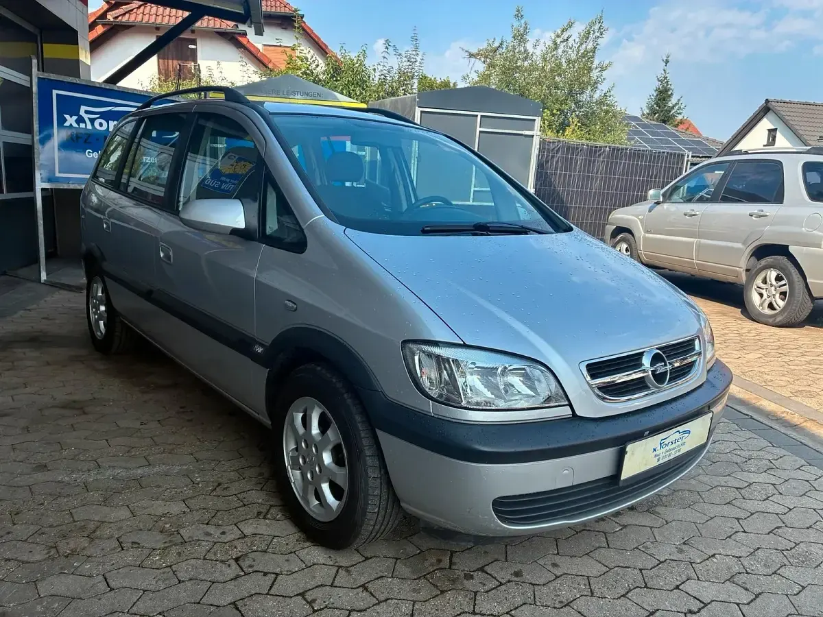 Gebraucht Opel Zafira 125 PS (91 kW) 2004 Silber Van / Kleinbus