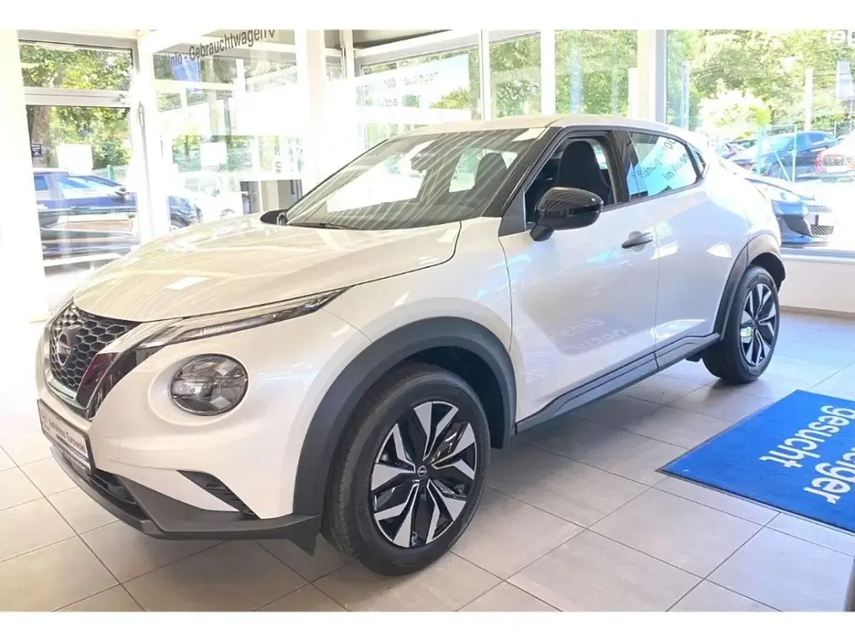 Neu Nissan Juke Acenta 114 PS (83 kW) 2026 Pearl white SUV