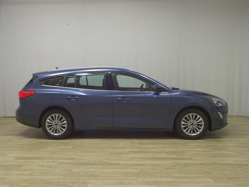 Gebraucht Ford Focus Titanium 125 PS (91 kW) 2021 Blau Kombi