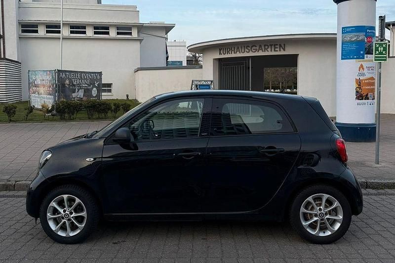 Gebraucht Smart ForFour Passion 71 PS (52 kW) 2018 Schwarz Kleinwagen