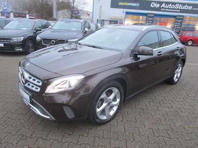 Gebraucht Mercedes GLA200 156 PS (114 kW) 2017 Orientbraun  metalliclack SUV