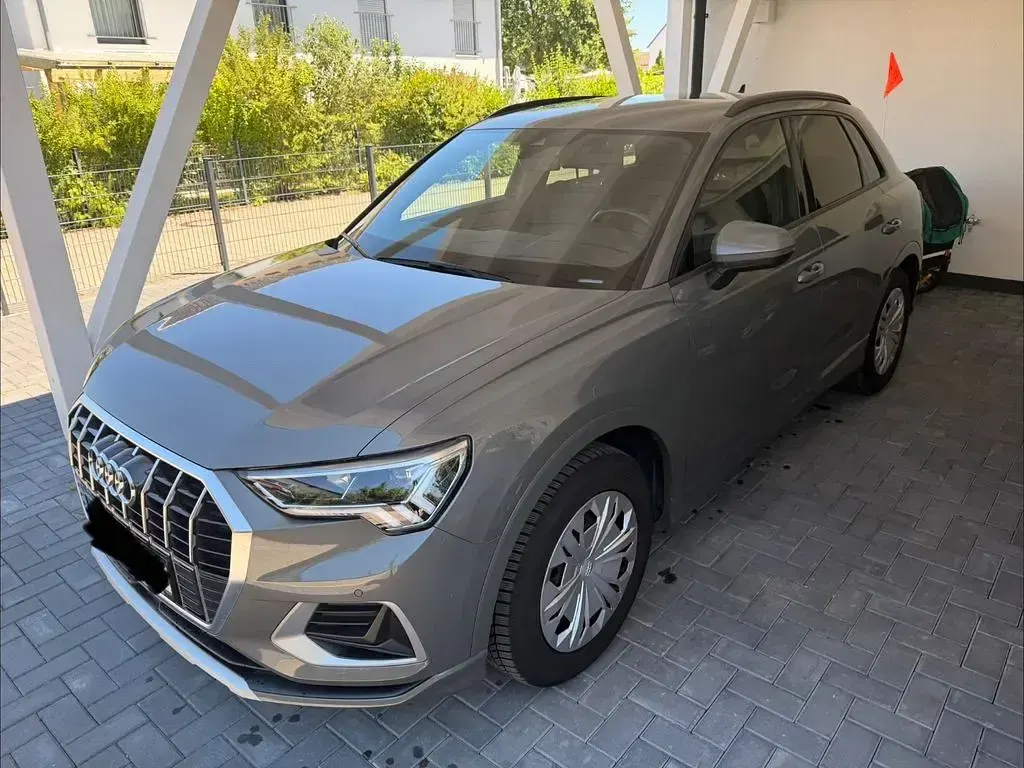 Gebraucht Audi Q3 Sport 150 PS (110 kW) 2021 Grau SUV