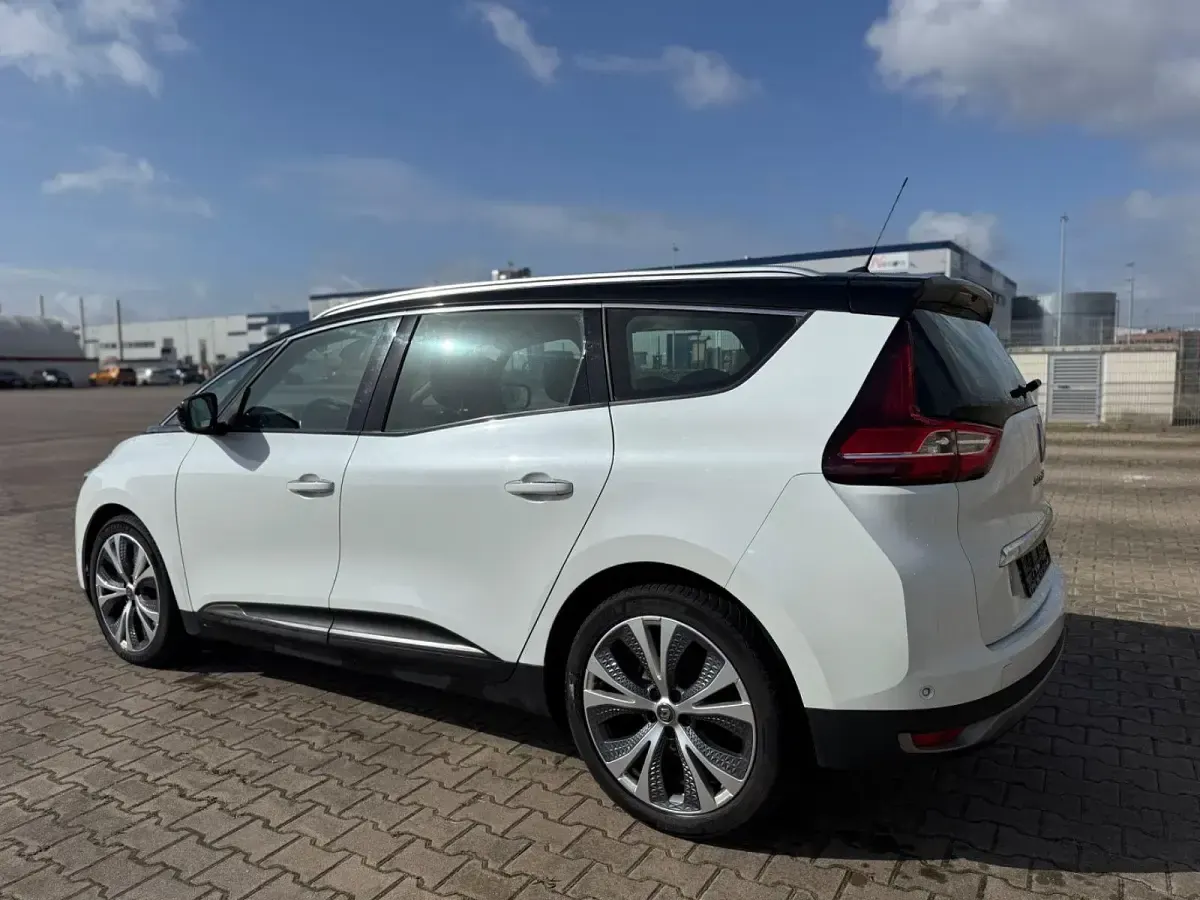 Gebraucht Renault Scénic IV Bose Edition 131 PS (96 kW) 2018 Schwarz Van / Kleinbus