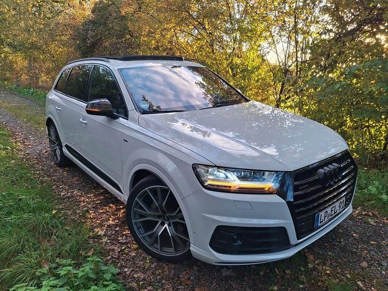 Weiß Gebraucht 2018 Audi Q7 Ambiente SUV | 37.000 € (Fairer Preis) - Bild 1/4
