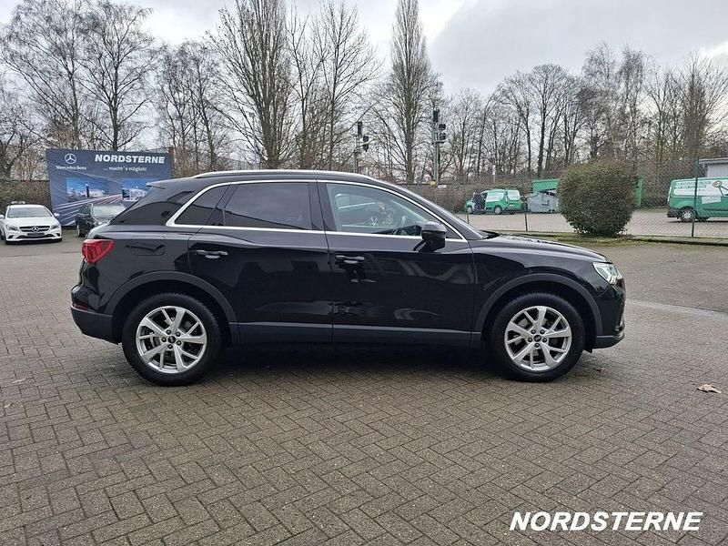 Gebraucht Audi Q3 Sport 150 PS (110 kW) 2022 Mythosschwarz SUV