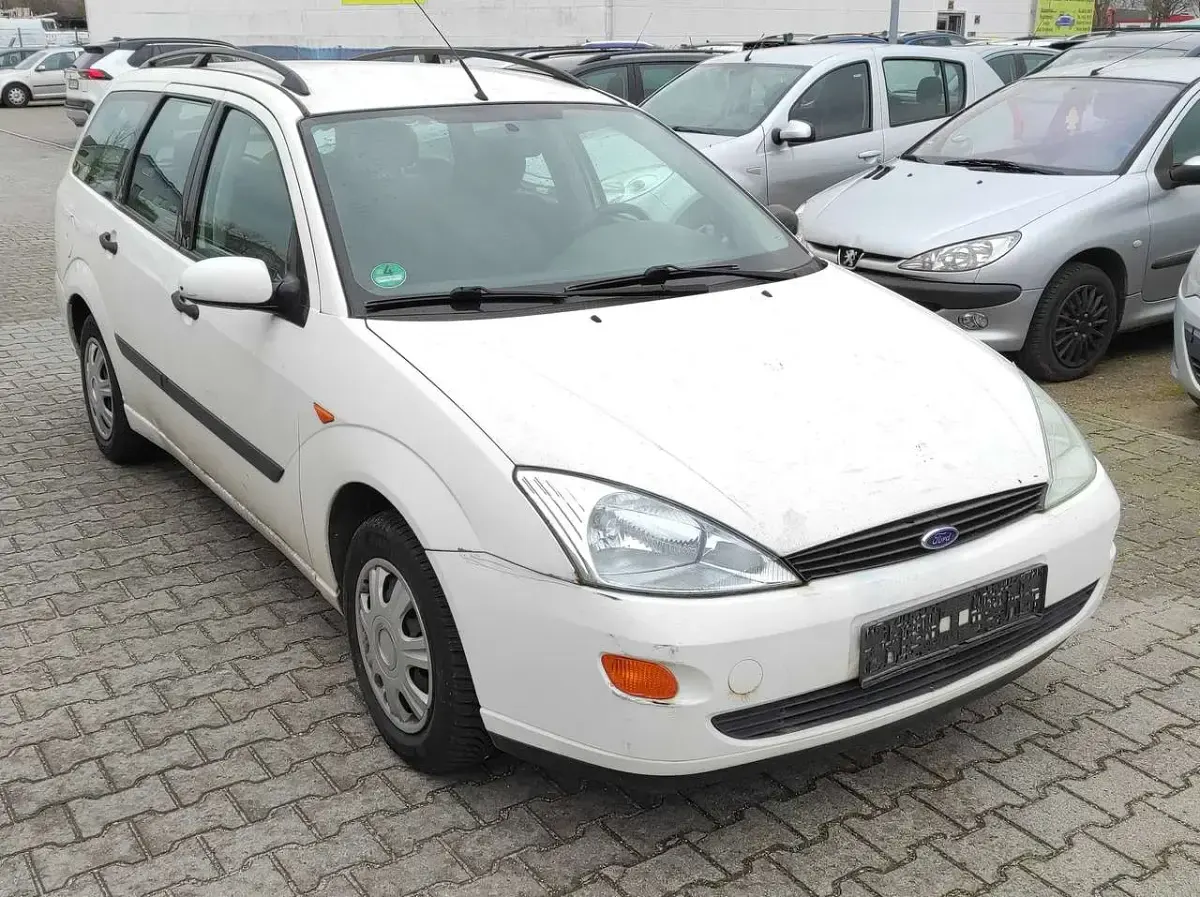 Second-hand Ford Focus 75 CP (55 kW) 2001 Alb Break