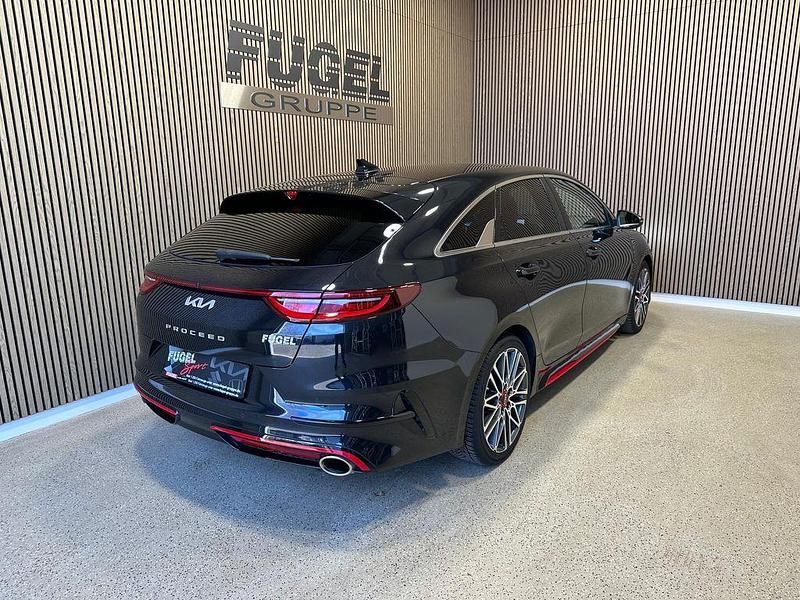 Gebraucht Kia ProCeed Comfort 204 PS (150 kW) 2023 (1k) zilinaschwarz met. Kombi