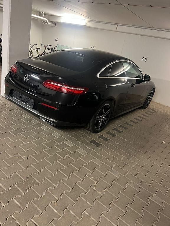 Gebraucht Mercedes E220 194 PS (142 kW) 2017 Schwarz Coupé