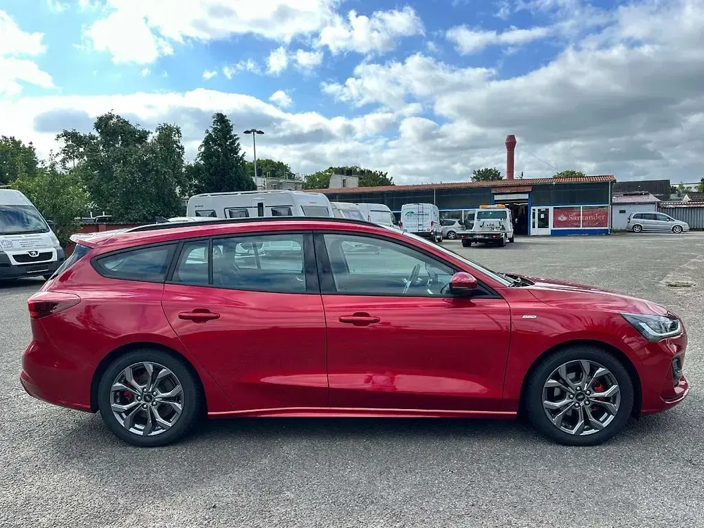 Gebraucht Ford Focus ST-Line 116 PS (85 kW) 2025 Rot Limousine