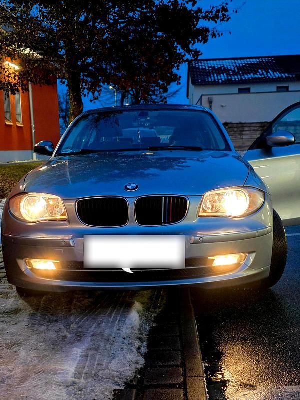 Gebraucht BMW 116 122 PS (89 kW) 2009 Blau Kleinwagen