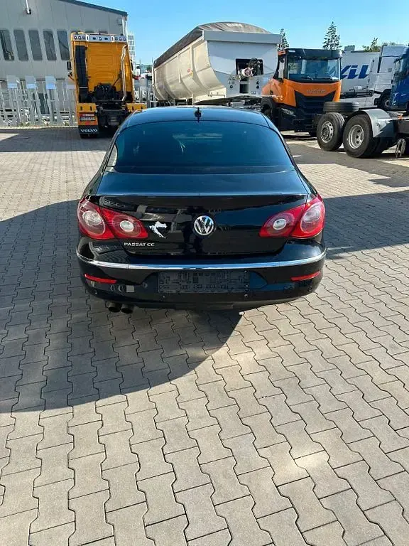 Używany VW CC 140 KM (102 kW) 2010 Czarny Sedan/Limuzyna