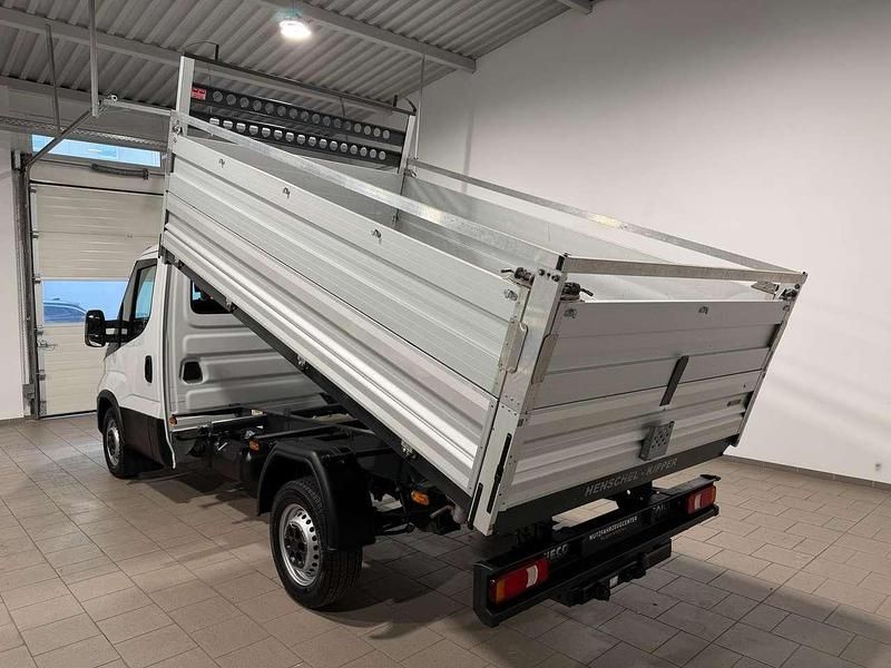 Gebraucht Iveco Daily 160 PS (117 kW) 2022 Weiß