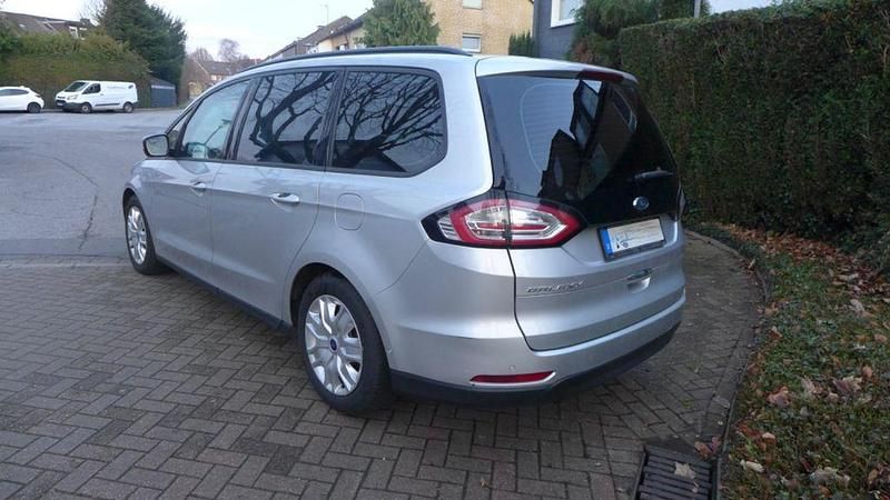 Gebraucht Ford Galaxy Titanium 150 PS (110 kW) 2015 Silber Van / Kleinbus