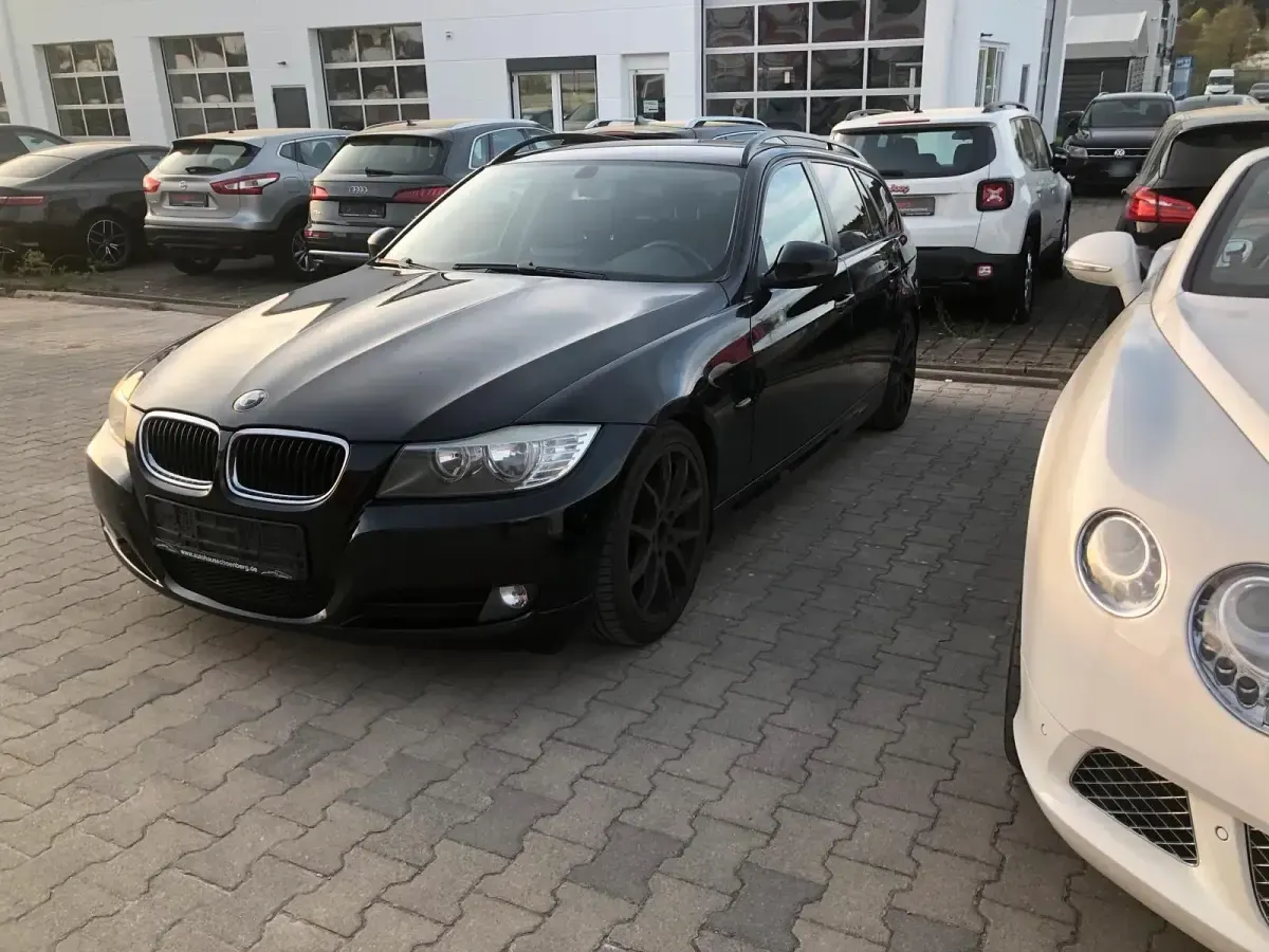 Usata BMW 318 143 CV (105 kW) 2009 Nero Station wagon