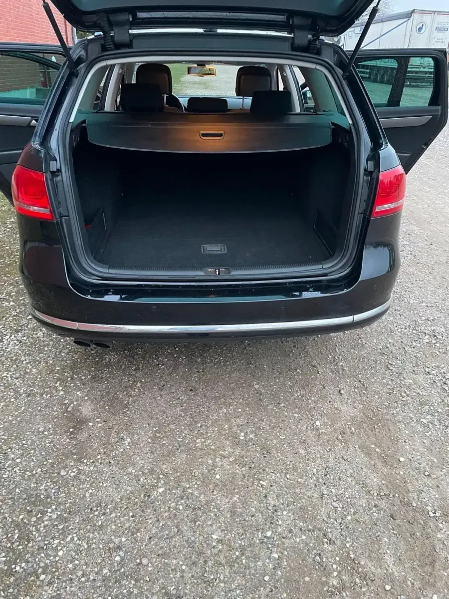 Gebraucht VW Passat Business 140 PS (102 kW) 2014 Schwarz Kombi