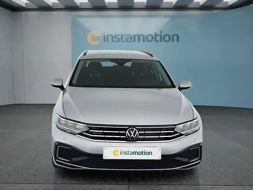 Gebraucht VW Passat 218 PS (160 kW) 2022 Silber Kombi