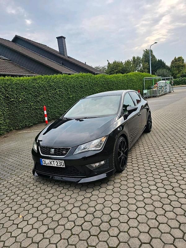 Schwarz Gebraucht 2013 Seat Leon FR Limousine | 8.300 € - Bild 1/4