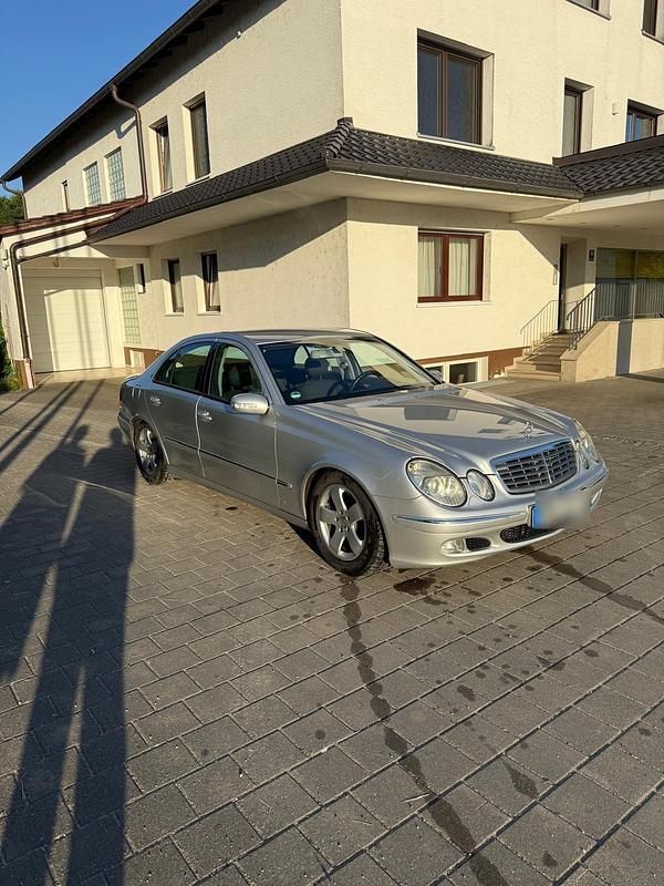 Gebraucht Mercedes E270 2002 Silber Limousine