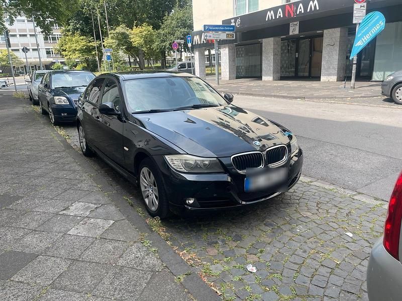 Schwarz Gebraucht 2010 BMW 318 Limousine | 3.999 € (Guter Preis) - Bild 1/4