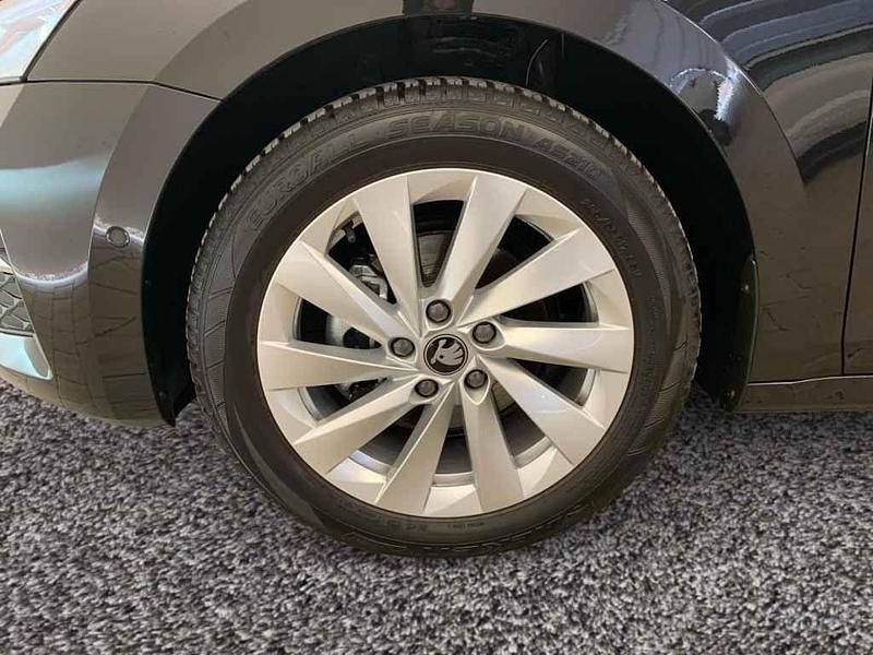 Gebraucht Skoda Octavia Selection 150 PS (110 kW) 2025 Schwarzmagic perleffekt Kombi