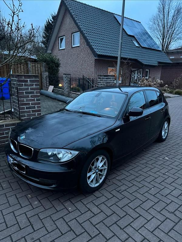 Schwarz Gebraucht 2009 BMW 118 Kleinwagen | 2.700 € (Guter Preis) - Bild 1/4