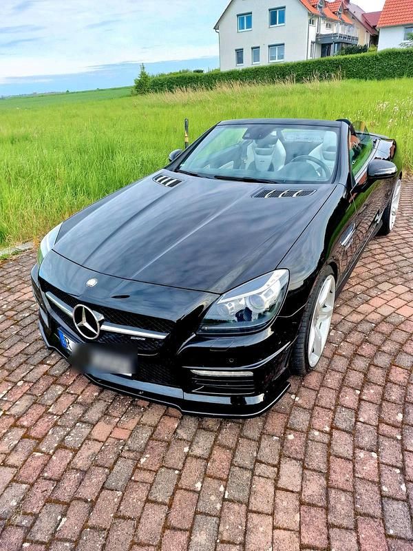 Schwarz Gebraucht 2012 Mercedes SLK55 AMG AMG Cabrio | 42.400 € (Etwas zu teuer) - Bild 1/4