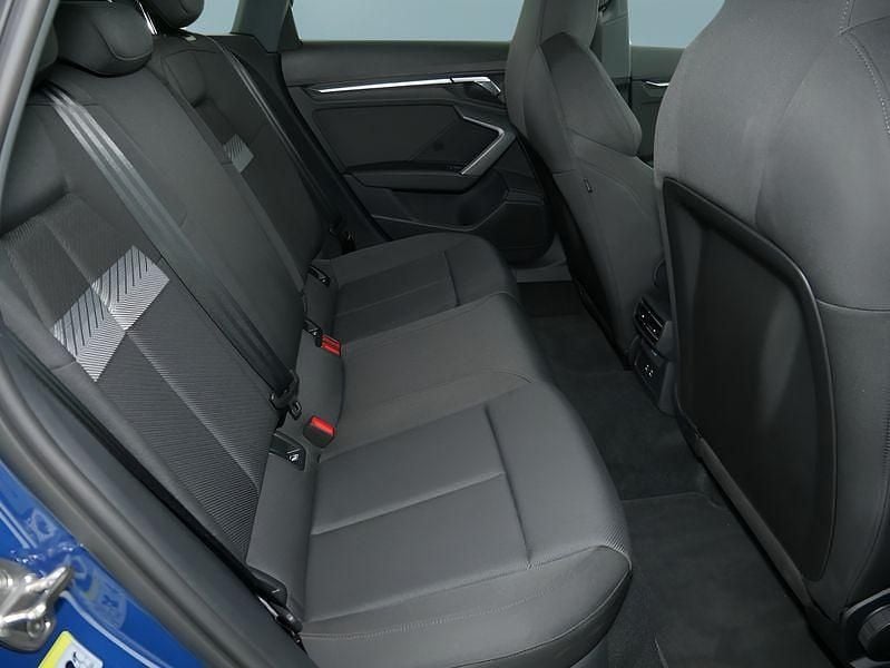 Gebraucht Audi A3 116 PS (85 kW) 2025 Blau Limousine