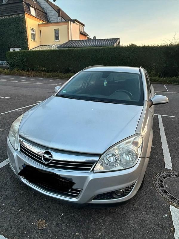 Grau Gebraucht 2007 Opel Astra Kombi | 1.450 € - Bild 1/4