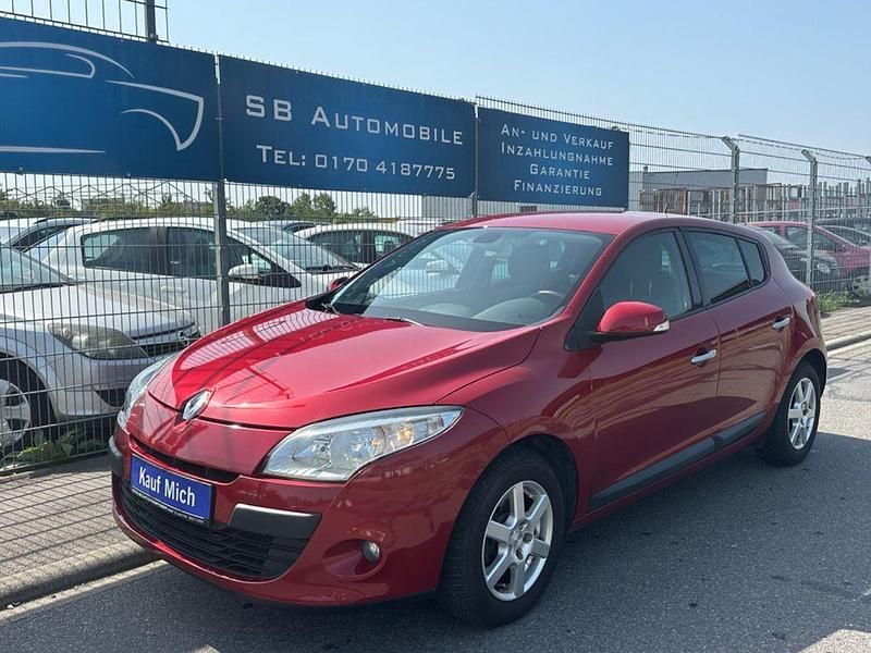 Rot Gebraucht 2010 Renault Mégane III Expression Limousine | 2.990 € (Fairer Preis) - Bild 1/4