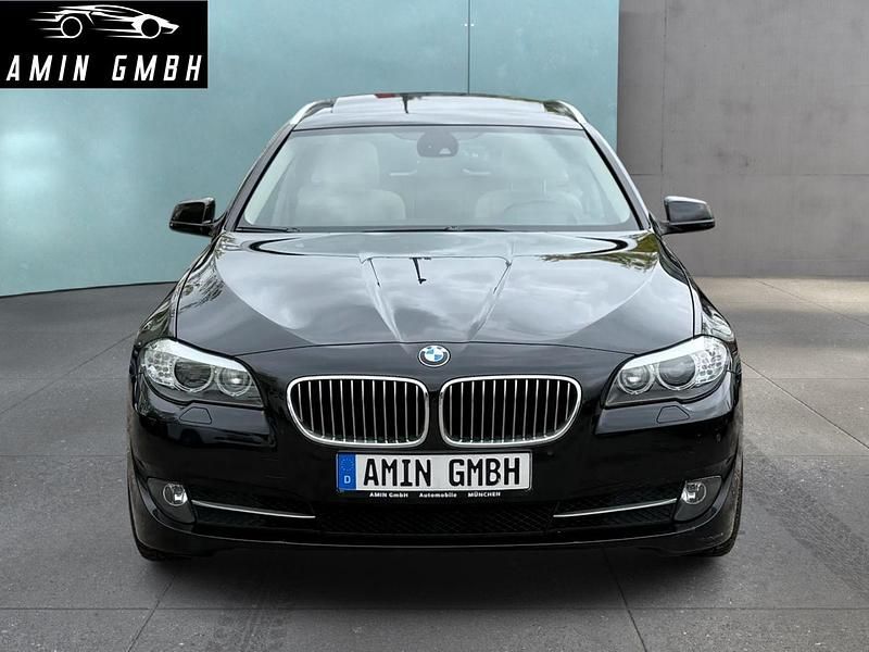 Gebraucht BMW 520 184 PS (135 kW) 2011 Schwarz Kombi