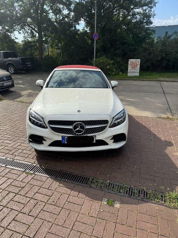 Weiß Gebraucht 2018 Mercedes C180 AMG line Cabrio | 28.900 € (Fairer Preis) - Bild 1/4
