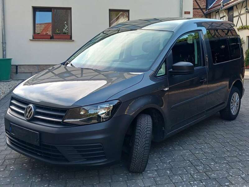 Grau Gebraucht 2015 VW Caddy Conceptline Van / Kleinbus | 11.800 € (Fairer Preis) - Bild 1/4