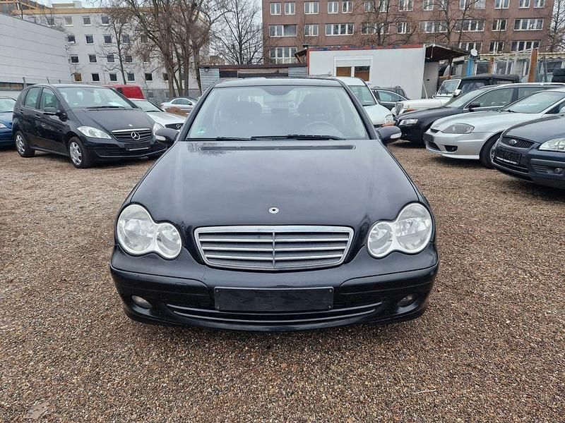 Gebraucht Mercedes C180 143 PS (105 kW) 2006 Schwarz Limousine