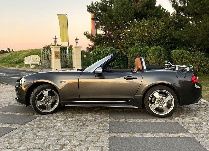 Gebraucht 2018 Fiat 124 Spider Lusso Cabrio | 18.500 € (Fairer Preis) - Bild 1/4