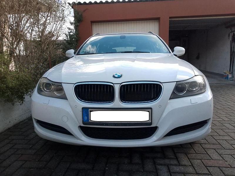 Gebraucht BMW 316 116 PS (85 kW) 2011 Weiß Kombi