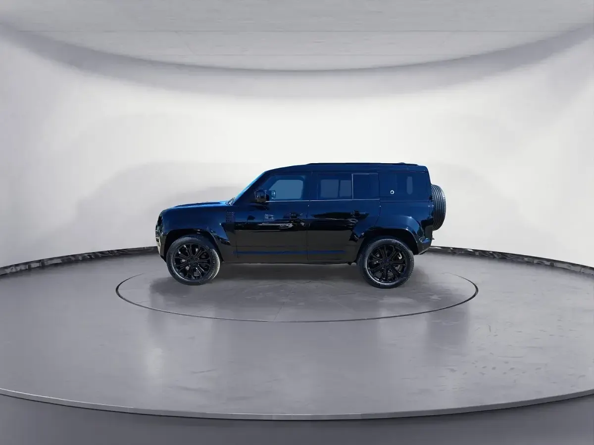 Gebraucht Land Rover Defender Black Edition 635 PS (467 kW) 2026 SUV