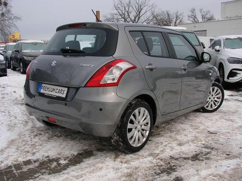 Gebraucht Suzuki Swift Club 94 PS (69 kW) 2011 Galactic grey metallic Kleinwagen