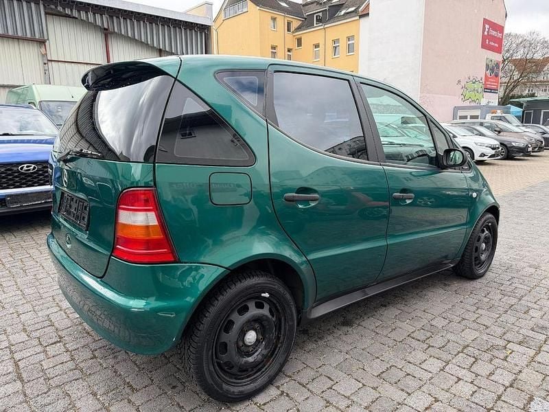 Gebraucht Mercedes A140 82 PS (60 kW) 2000 Grün Limousine
