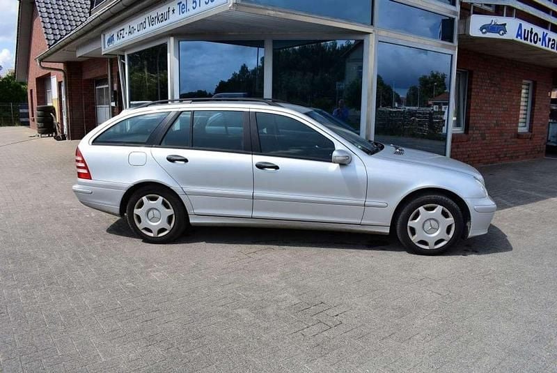 Gebraucht Mercedes C220 Classic 150 PS (110 kW) 2006 Iridiumsilber metallic Kombi