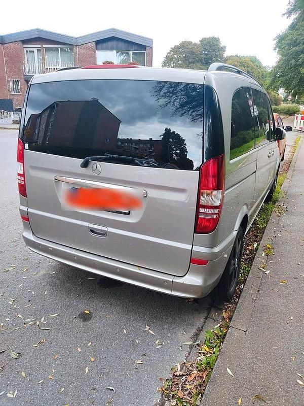 Grau Gebraucht 2011 Mercedes Viano Van / Kleinbus | 14.000 € (Superpreis) - Bild 1/4