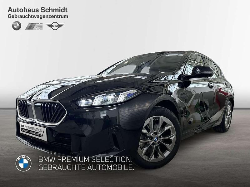 Gebraucht BMW 120 156 PS (114 kW) 2024 Saphirschwarz (metallic) Kleinwagen