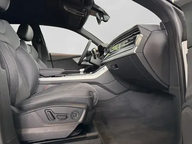 Gebraucht Audi Q8 S-Line 286 PS (210 kW) 2026 Weiß SUV