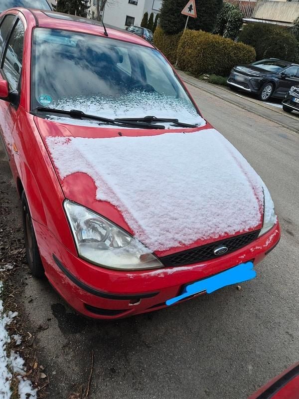 Używany Ford Focus 102 KM (75 kW) 2002 Czerwony Sedan/Limuzyna