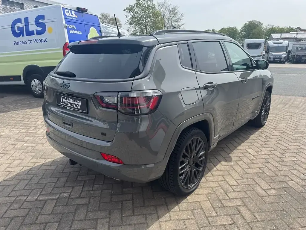 Gebraucht Jeep Compass 241 PS (177 kW) 2022 Grau SUV