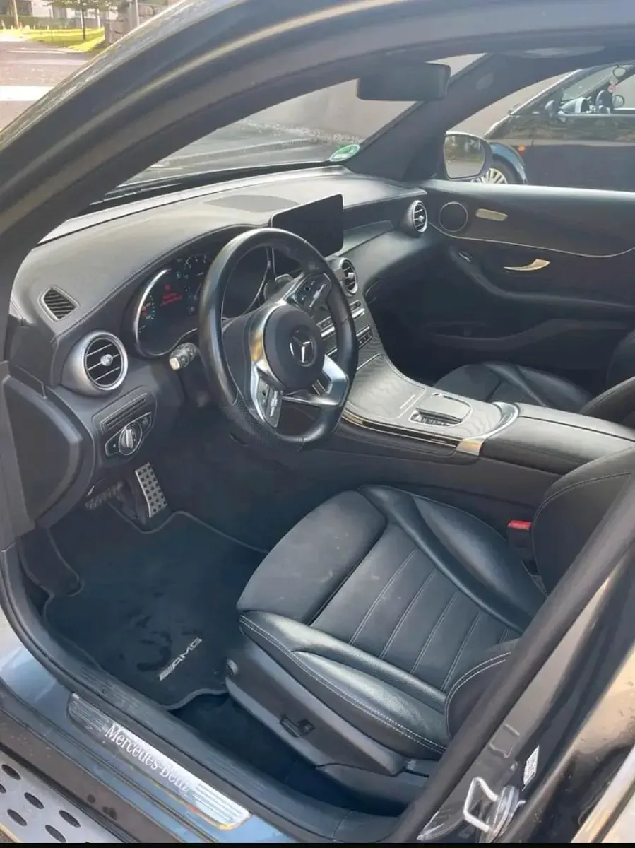 Gebraucht Mercedes GLC200 197 PS (144 kW) 2019 Grau SUV