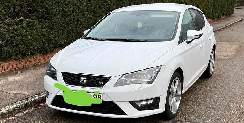 Weiß Gebraucht 2014 Seat Leon FR Limousine | 8.000 € (Etwas zu teuer) - Bild 1/4